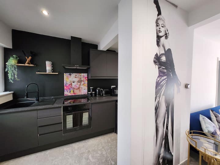 'The Monroe' Belfast Hot-tub House - Belfast