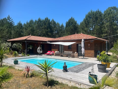 4-star Villa with Private Pool, Beach 6 min away,