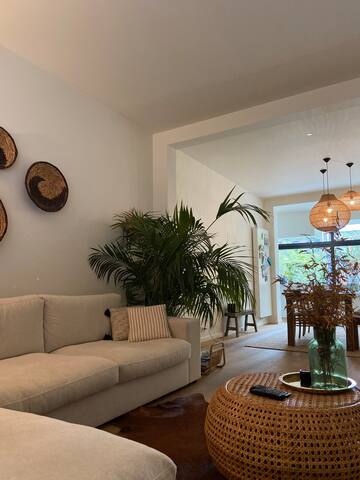 Gezellige woning met tuintje gallery image 2