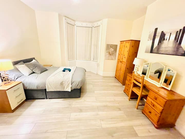 Spacious 2 Bedroom Apt Newcastle Upon Tyne - ニューカッスル・アポン・タイン