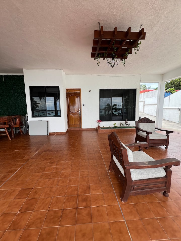 Hermosa Y Espaciosa Casa A La Orilla De La Laguna - Bacalar