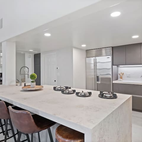 Beach House with Movie Theater gallery image 4