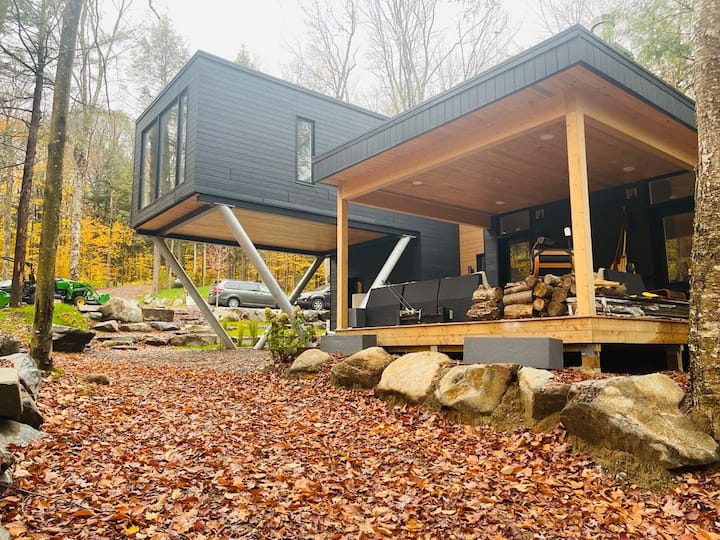 Modern Muskoka Family Cottage