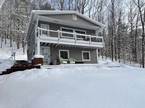 Hillside Hideaway | Hot Tub, Privacy, Proximity