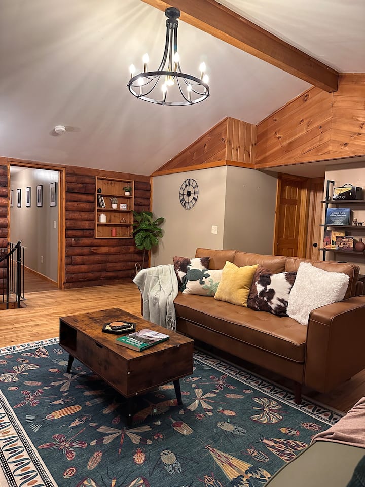 Canapé| siège d'amour | table basse | couvertures | chauffage centralisé 