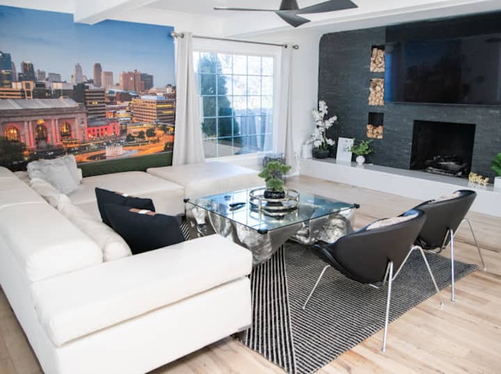 Incredible Beautiful Home - Kansas City, MO