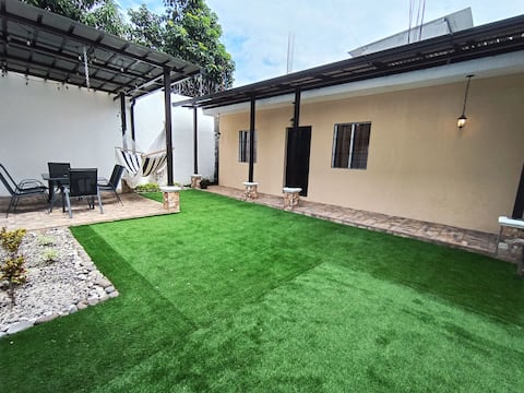 Casa A&R in Retalhuleu, a few minutes from IRTRA
