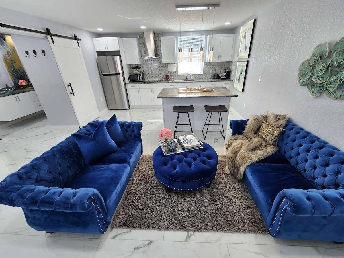 Popular Airbnb listing: K4 Mimi's Ste Casino in East Lake Orient Park