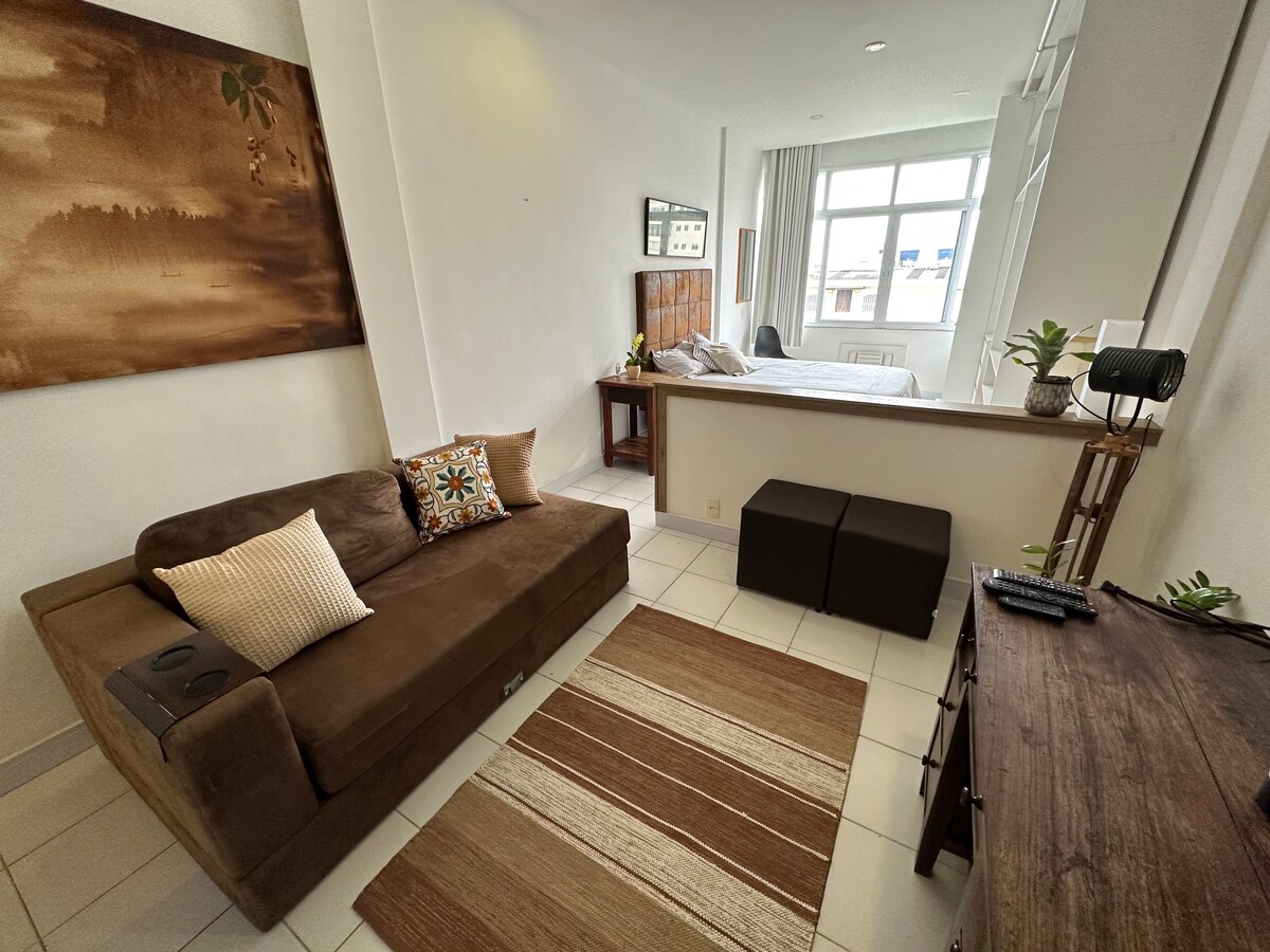 Дневна соба со телевизор 50