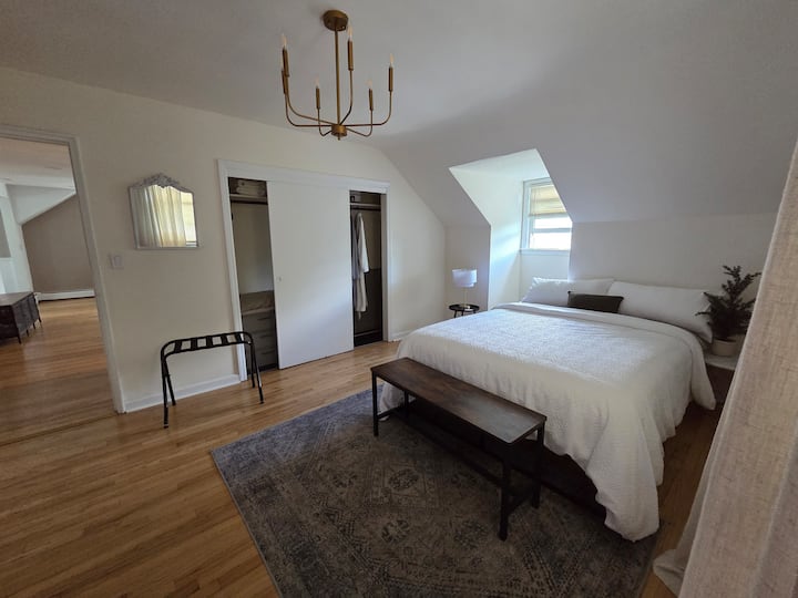 1st Bedroom : Clutter Free and Spacious