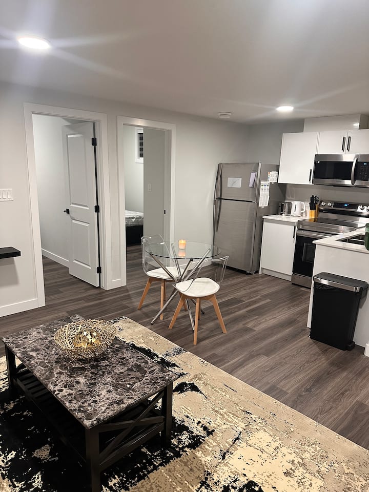 Modern Kinglet Paradise! - St. Albert