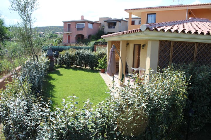 2casadelfaro Con Giardino Bbq 600m Dal Mare - Olbia