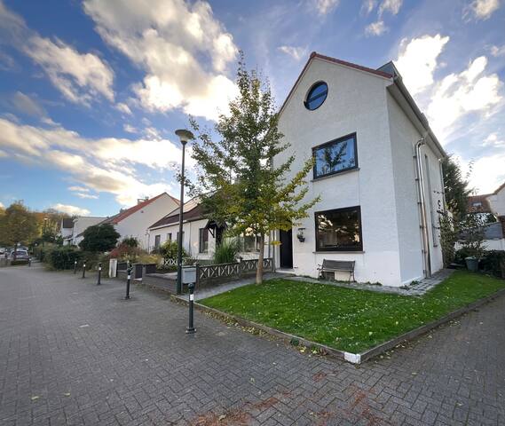 Maison familiale confortable & jardin -bbq à Bxl