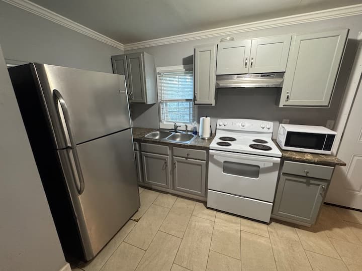 Sleeps 10 Guests. 5 Bathrooms, 5 Queen Sized Beds! - Macon, GA