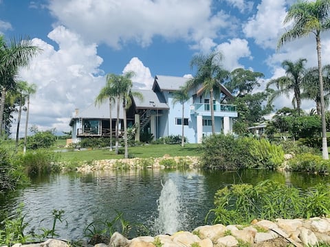 Wonderful farmhouse (heated pool)