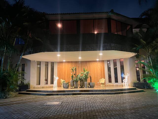 Mansion on the beach 7 suites gallery image 3