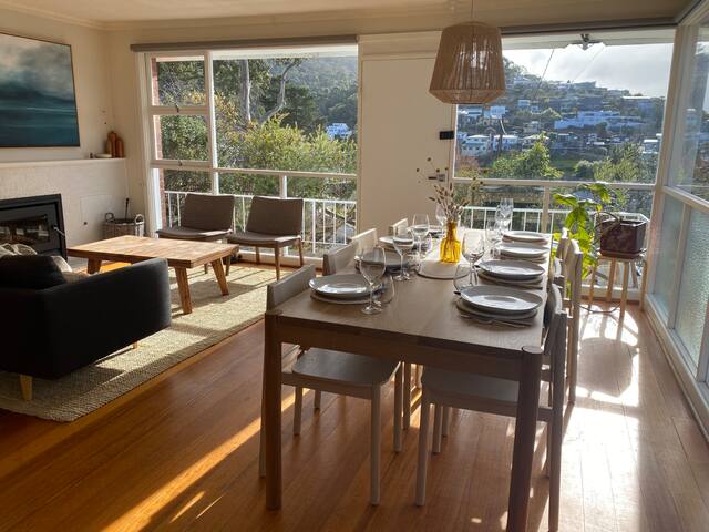 Sunny, silent West Hobart gem. gallery image 2