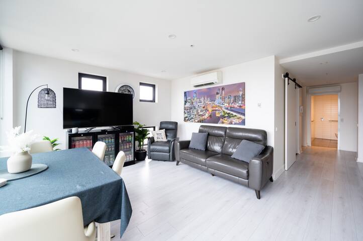 Southbank – Wheelchair Accessible gallery image 2