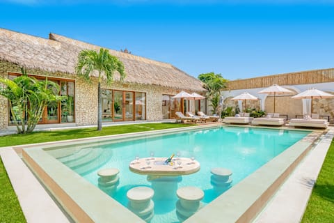 Villa El Gaucho 9BR Sauna & Jacuzzi Prime Location