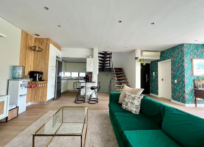 Private Pool & 50m From Beach, Sea Point gallery image 3