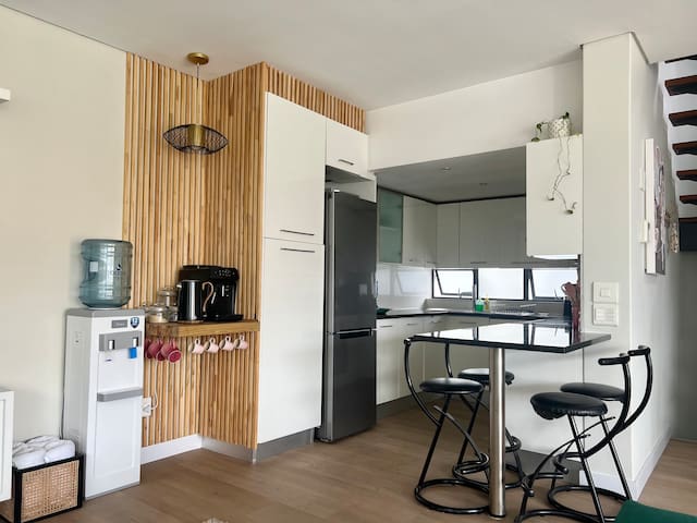 Private Pool & 50m From Beach, Sea Point gallery image 4