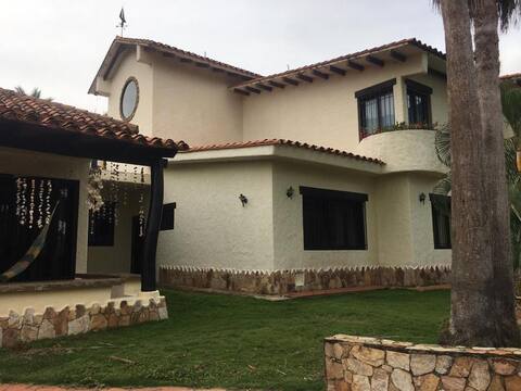 Hermosa casa vacacional Guacuco