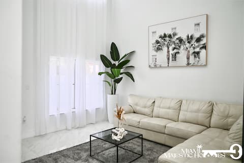 Tropical Paradise Between Miami and the FL Keys