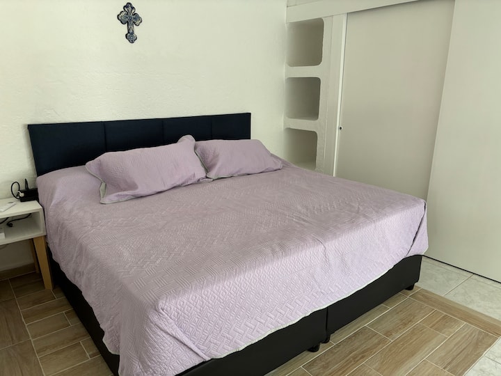 Dhomë gjumi kryesore me krevat dopio "kingsize" 
