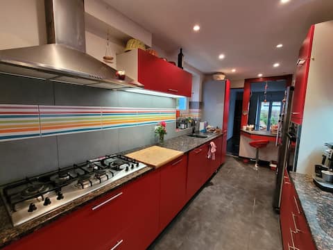 Rooms in charming shared house, garden,