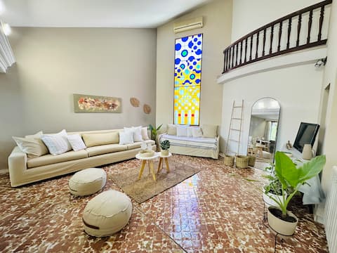 Large House with Garden + Garage — Parque San Martín