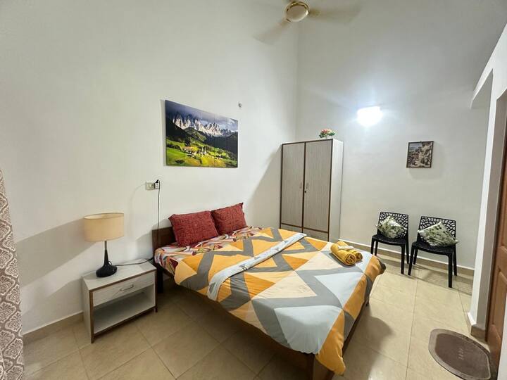 Bedroom 2 image 1