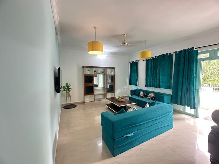Living room image 3