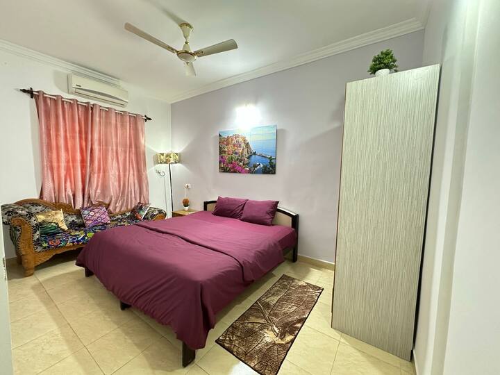 Bedroom 1 image 2