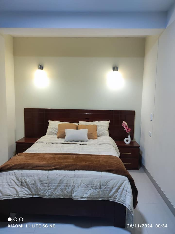 Schlafzimmer 1