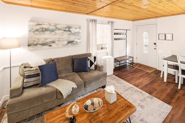 Cozy, Modern, Fenced; Romantic/family. Walk 2 Lake - Big Bear, CA