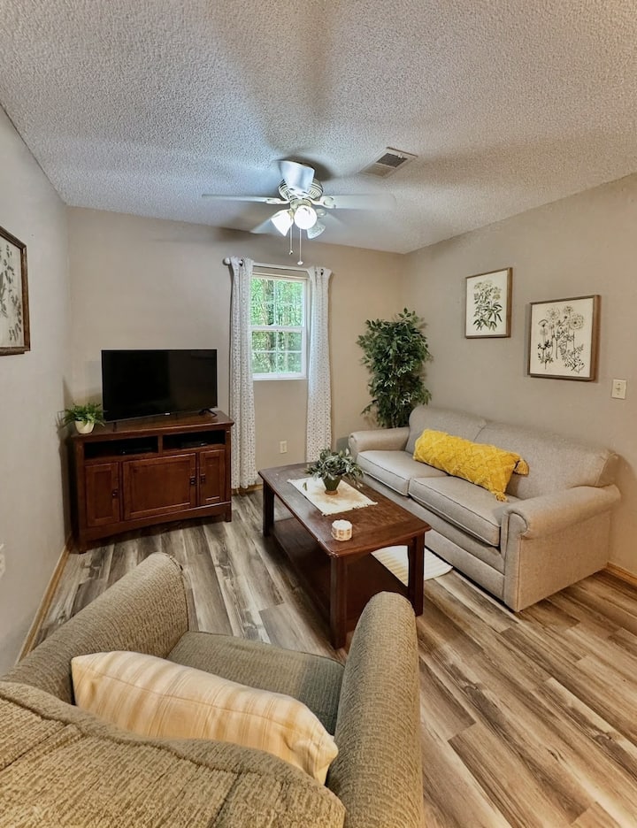 Wildwood Cottage, Hot Tub, Pets - Cambridge, OH