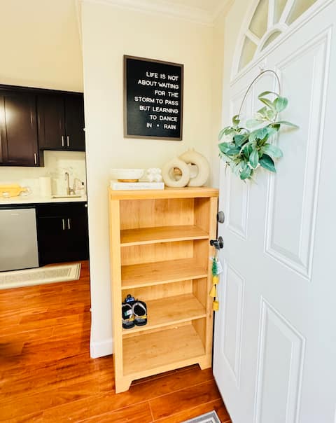 Top Airbnb: Perfect Guest Suite/Private Entry near Santana Row in Winchester North