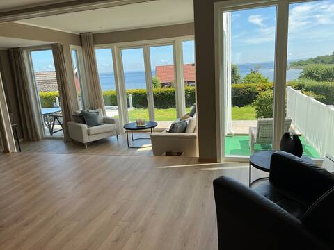 Popular Airbnb listing: House with heated pool by the sea and beach in Tønsberg