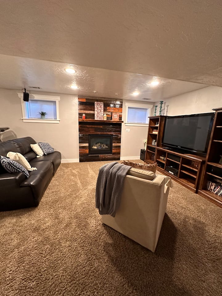 Perfect Location For Canyon, Byu, Uvu, & Shopping! - Provo