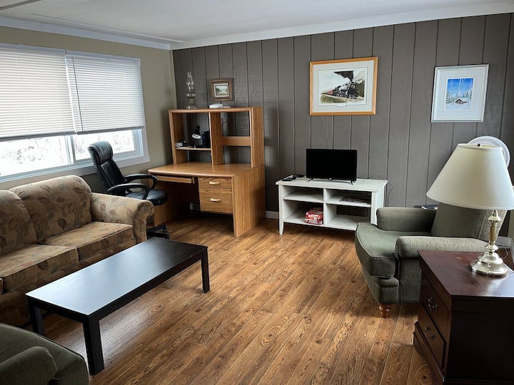 Budget Friendly! Great Basecamp! Lots Of Parking! - 戈爾登