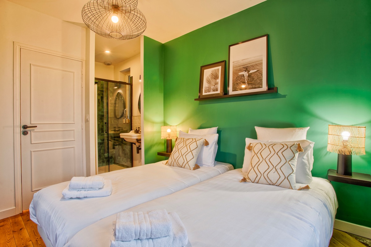 залепени единечни кревети: 180x200
(90 x 200)x2