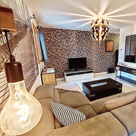 "L'Atelier du Voyageur" Triplex, Garden & Parking