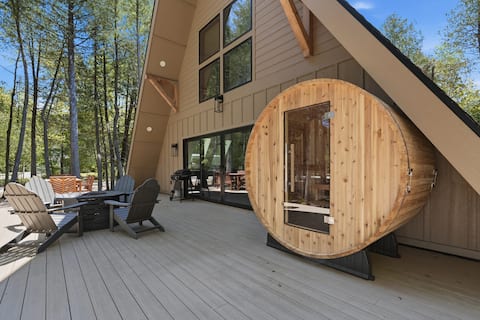 Egg Harbor A-Frame Cabin w/ Lake Access & Sauna