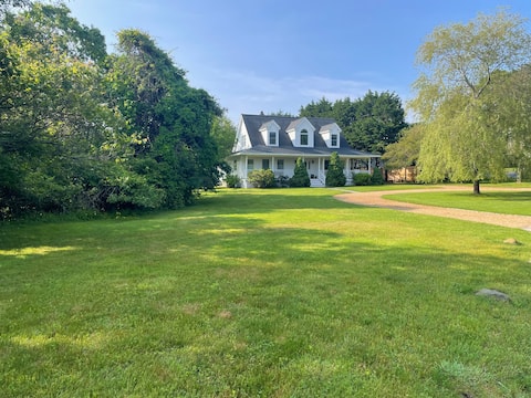 Successful Airbnb property: Walk Harbor/Central AC/Priv Rd/Bike Path to Beach in Edgartown
