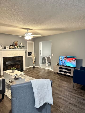 Centrally located house minutes from MOA and MSP