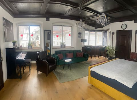 Modern old town dream
3 beds 1 crib
104 m²