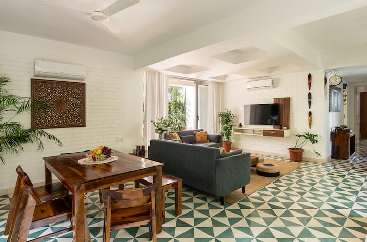 Dining area image 3