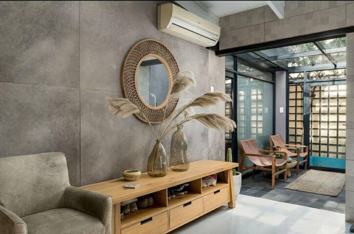 Eco-Poetic Beach House Getaway gallery image 4