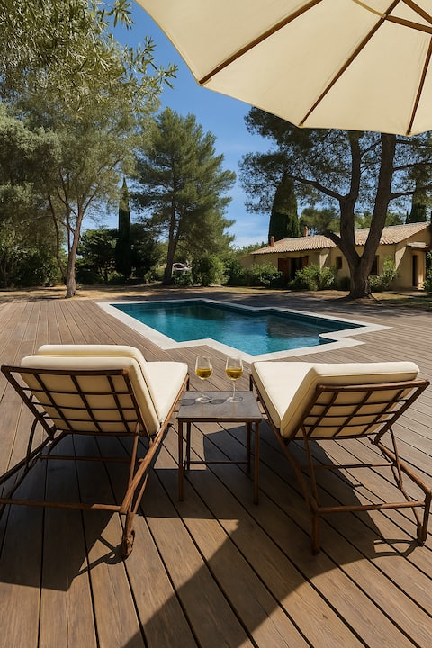 Quiet villa – Private pool – Wooded park