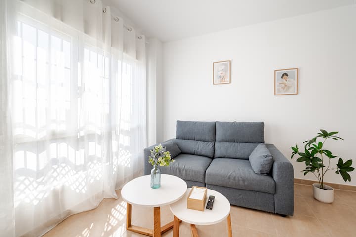 Modern Apt + Free Parking, 10 Min From Seville - Umbrete